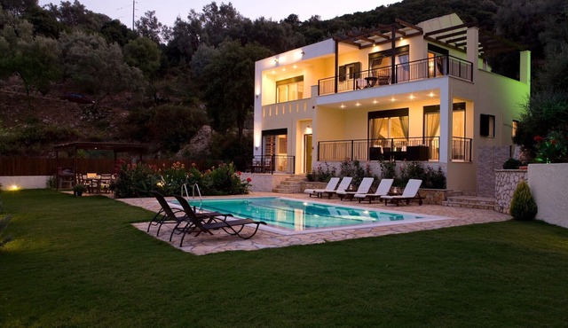 Elegant villa with beautiful view and private pool 100 m from the beach