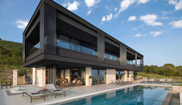Elegant Villa with Indoor Pool