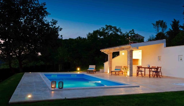 Elegant villa with private pool not far from Porec beaches!
