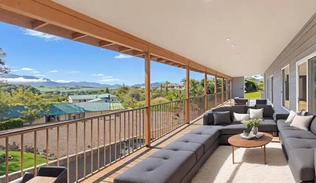 Elegant Waimea Escape