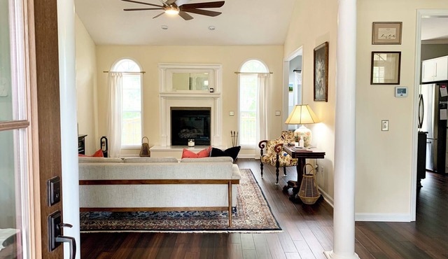 Elegant Whole House Retreat - Sleeps 8 - 9 Mins From PCC No. 2