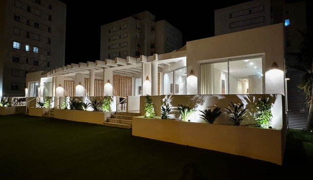 Elegante Casa con Vistas al mar en la Playa #5