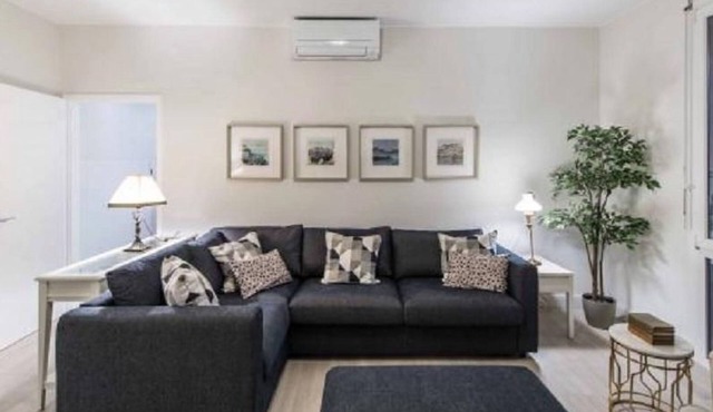 Elegante Penthouse-Wohnung mit Seeblick by Interhome
