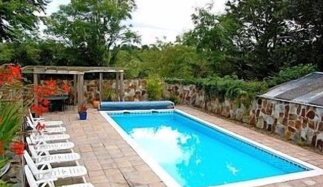 Elegantly Refurbished Cornish Farmhouse With Heated Swimming Pool