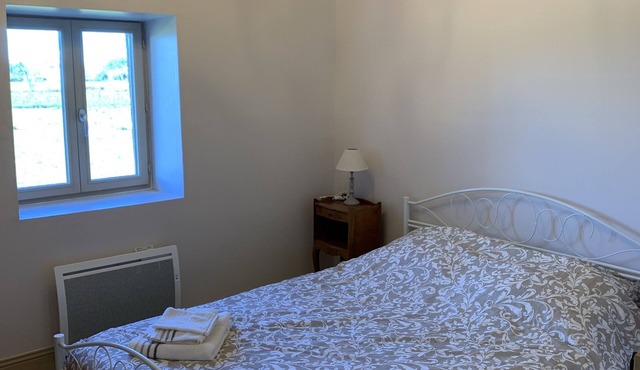 Elegantly Rustic 2 bedroom French Cottage