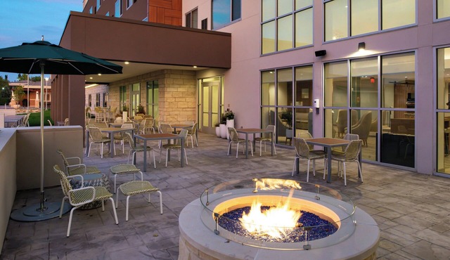 Element Overland Park