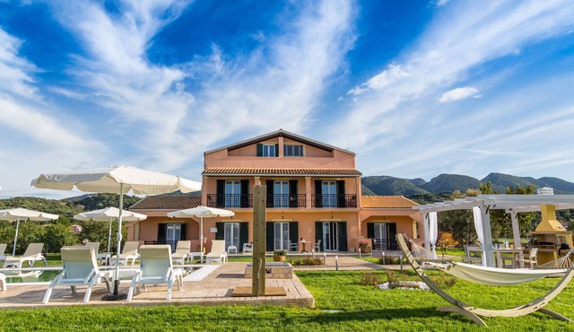 Eleni Luxury Villa (15 Guests)/2 min walk to sandy beach