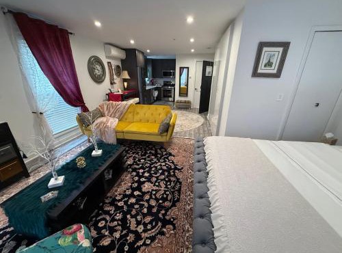 Eleni’s Charming Studio