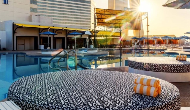 Elevate 1 King at The STRAT Hotel, Casino & Tower