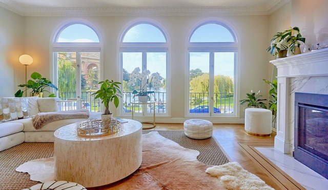 Elevate Your San Francisco Experience: Luxe Living with Panoramic Pacific Views