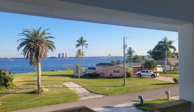 ELEVATED 14 FEET! Spacious 4-bedroom house in amazing North Fort Myers with AC