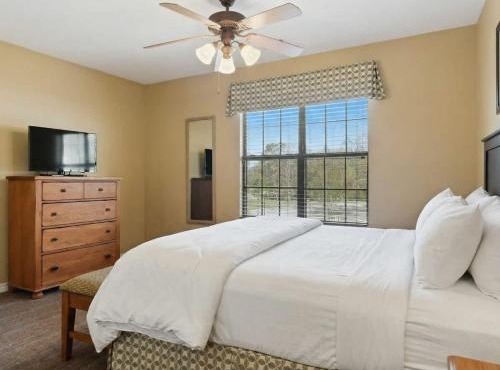 Elevated 2BR Getaway in Apple Mountain
