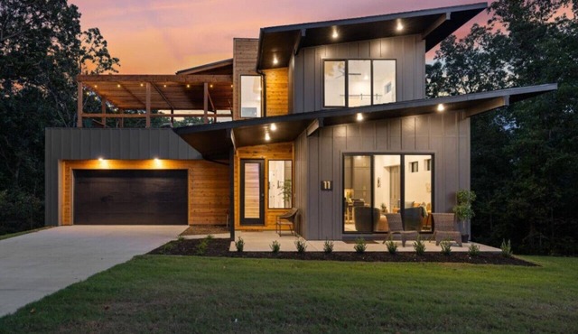 Elevated Chalet with Hot Tub Scenic Views & Trail Access