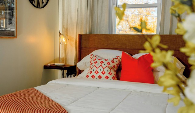 Elevated Charm Modern 2BR Near NYC | Ideal for Travel Nurses