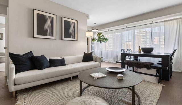 Elevated Minimalist Escape, Free Parking & Metro