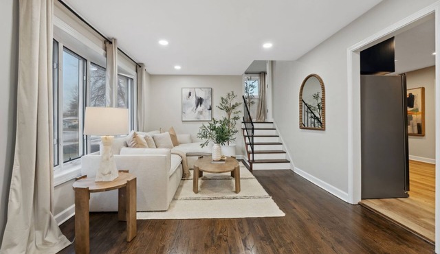 Elevated Stay 3BR in Addison LCP Collection