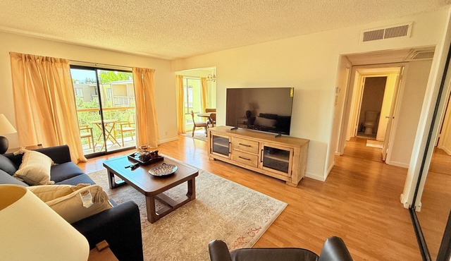 Elevator, Private ParkingnBalcony, CalKingBednEntire rental unit in Wanut creek