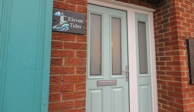 ELEVENS TIDE, pet friendly, country holiday cottage in Seaham