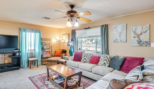 Elfrida Home w/Yard & Fire Pit: 14 Mi to Wineries