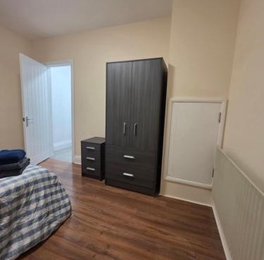 ELI STAY Ensuite rooms