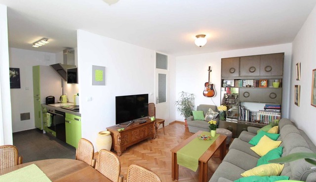 ELIA One-Bedroom Apartment
