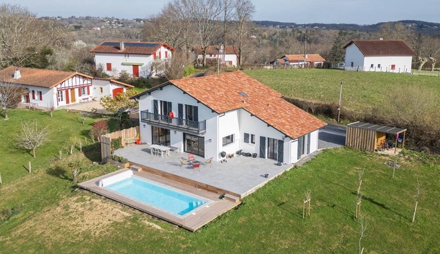 ELISABERRY, charm and tranquility