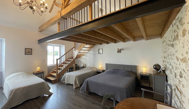 Elisabeth Family Guest Room for 6 with Shared Garden and Wi-Fi