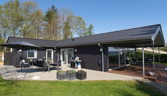 "Elissa" - 50m to the fjord by Interhome