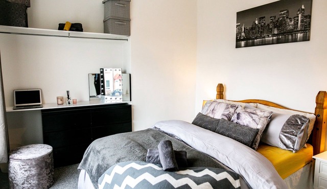 Elite 49 Stays - 2 bedroom newly renovated house