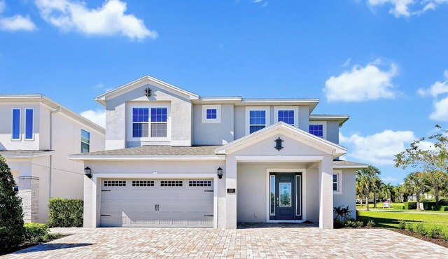 Elite Home near Disney with Theater Room, Game Room and Private Pool with Water.