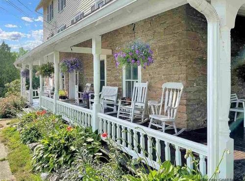 Elixir Spring House-Stone House