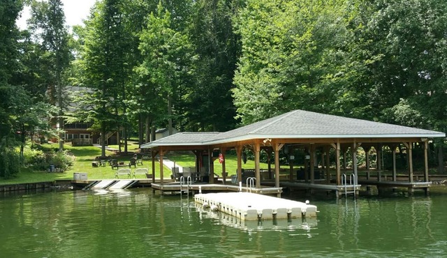 Eliza's Cottage- Pristine Waterfront Home w/ Views, Private Side, Quiet Cove