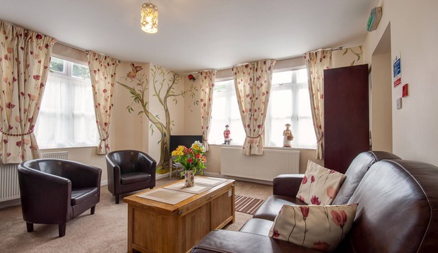 Elizabeth at Heywood Hall