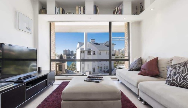 Elizabeth Bay Apmnt - Water Views & Free Parking