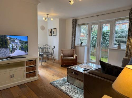 Elizabeth Court Stylish Two-Bedroom Apartments in Windsor