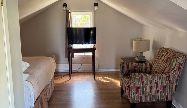 Elizabeth Loft 1BR Parking Central