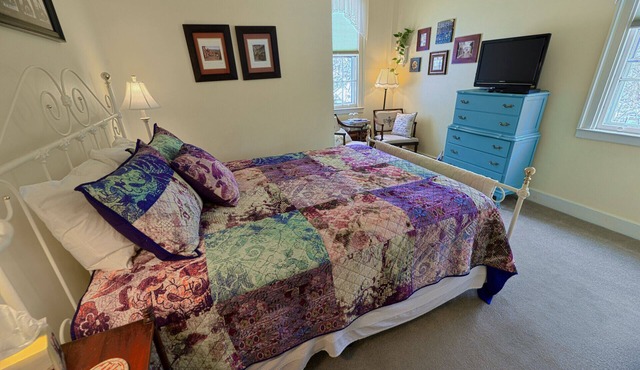 Elizabeth's Retreat - Garden View