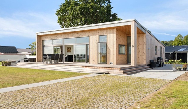 "Eljas" - 10m from the sea by Interhome