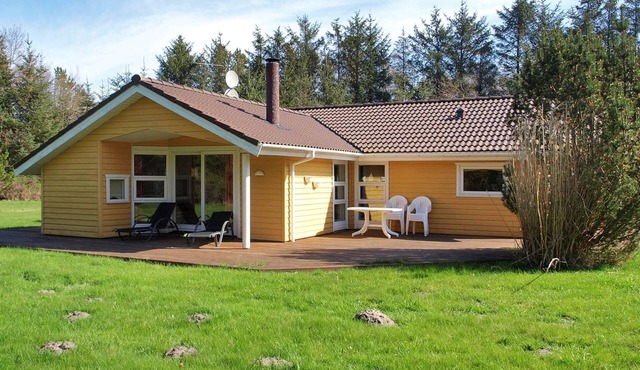 "Eljena" - 600m from the sea by Interhome