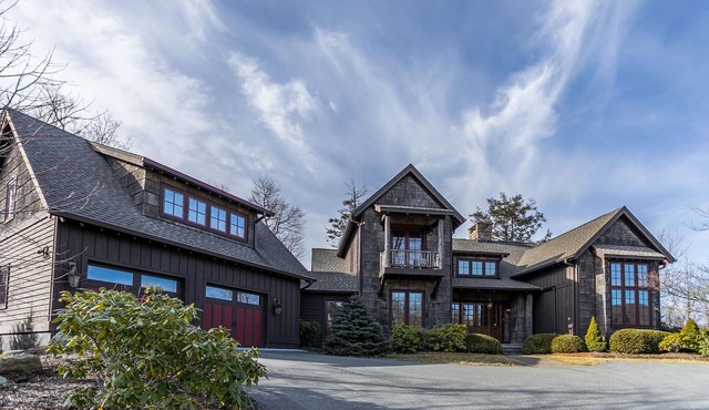 Elk Camp Lodge - Luxury, Hot Tub, Game Room