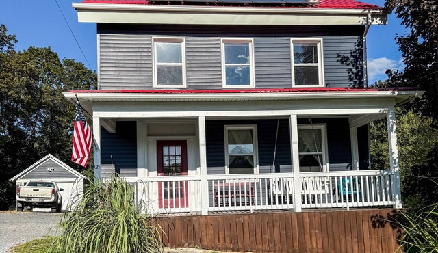 Elk Creek Farmhouse near Penn State!