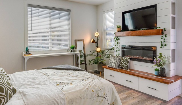 Elk Grove Studio w/Private Patio: Walk to Casino!