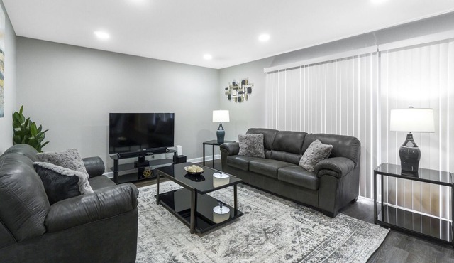 Elk Grove Village Rental