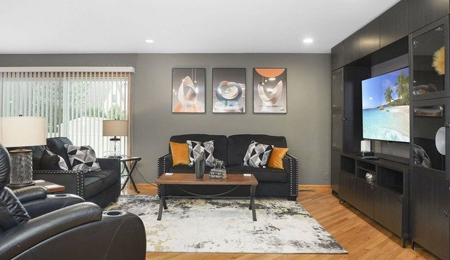 Elk Grove Village FHS Rental - Kingsbridge Rd