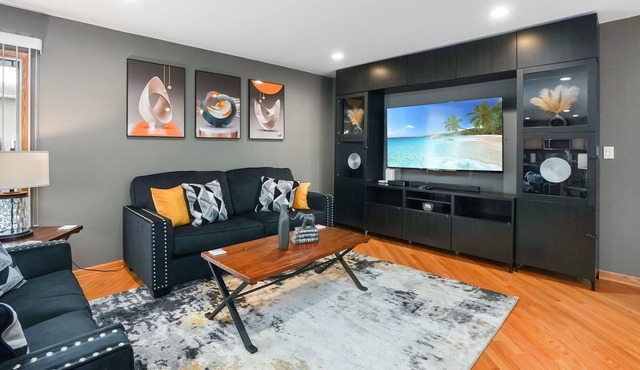 Elk Grove Village Rental - Kingsbridge Rd