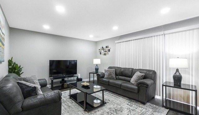 Elk Grove Village Rental