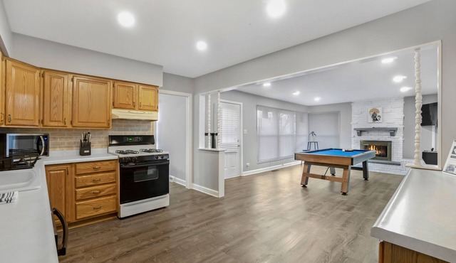 Elk Grove Village Rental