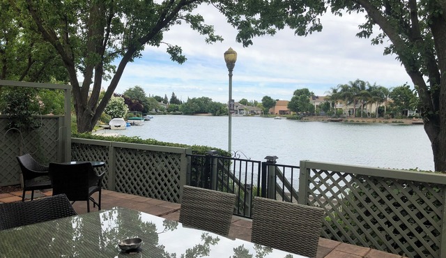 Elk Grove Waterfront with King Bed