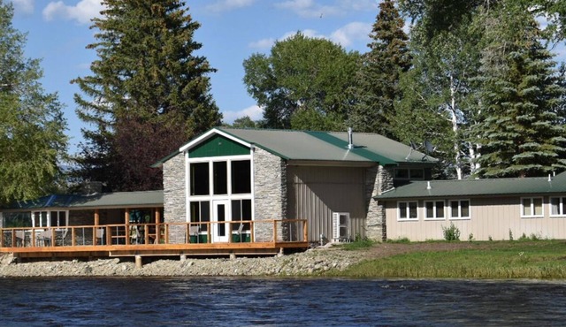 Elk Hollow Lodge on North Platte River