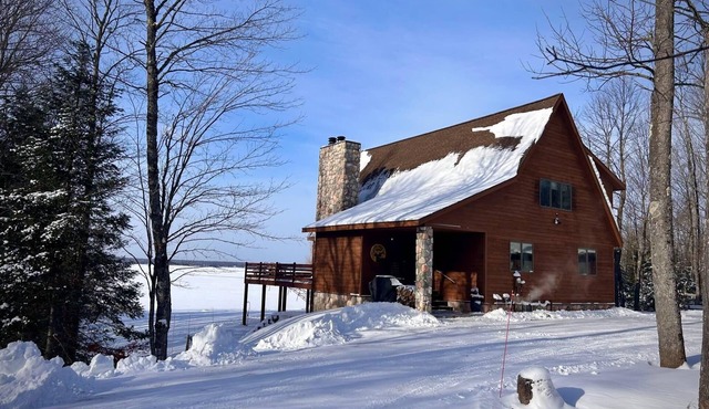 Elk House Hideaway on Lake Gogebic~Hot Tub & Sauna